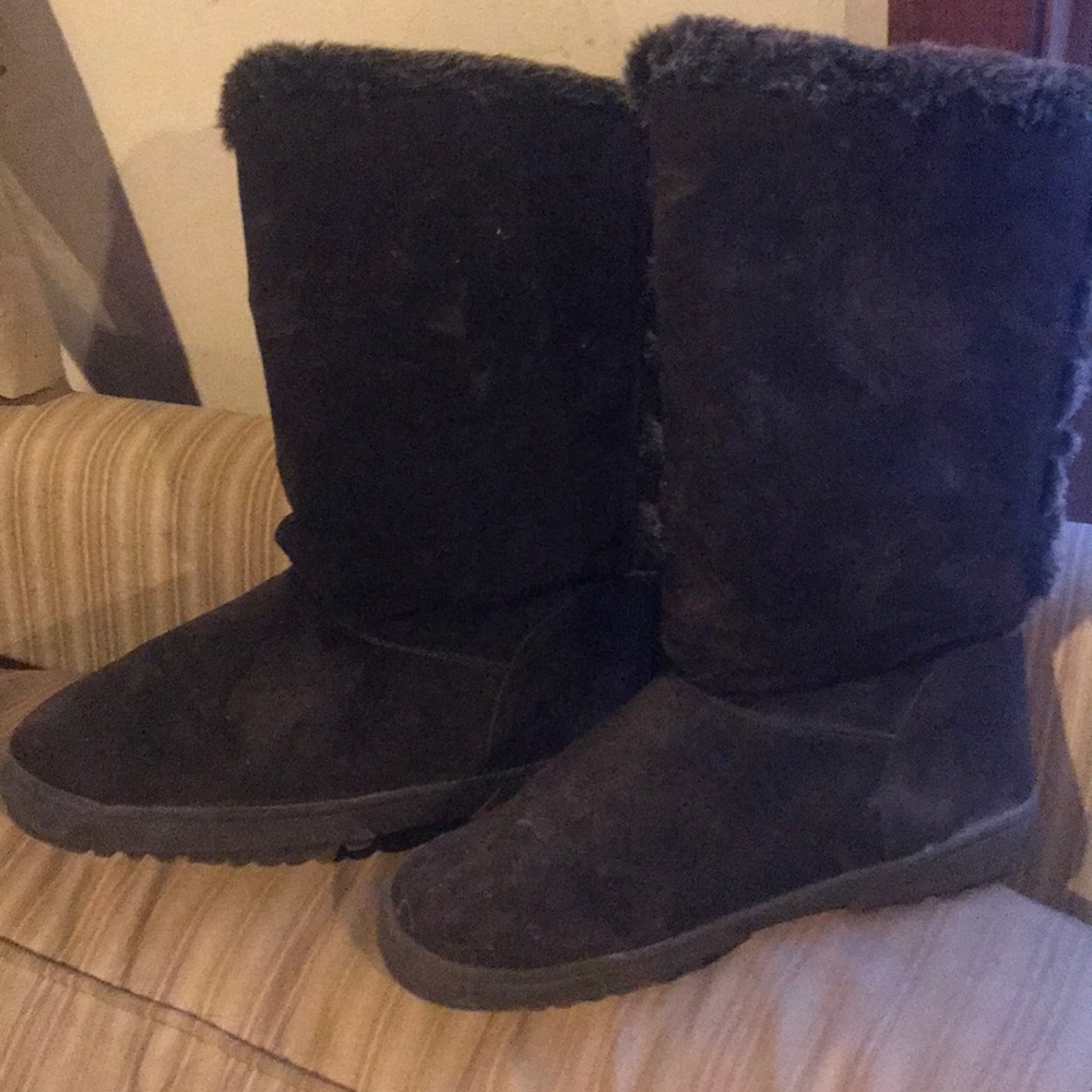 Boots - Picture 2 of 7